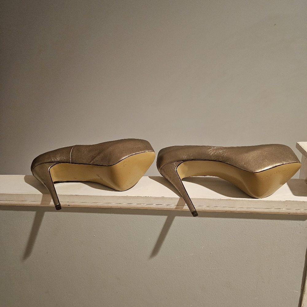 Platform Pump - Picture 3 of 8
